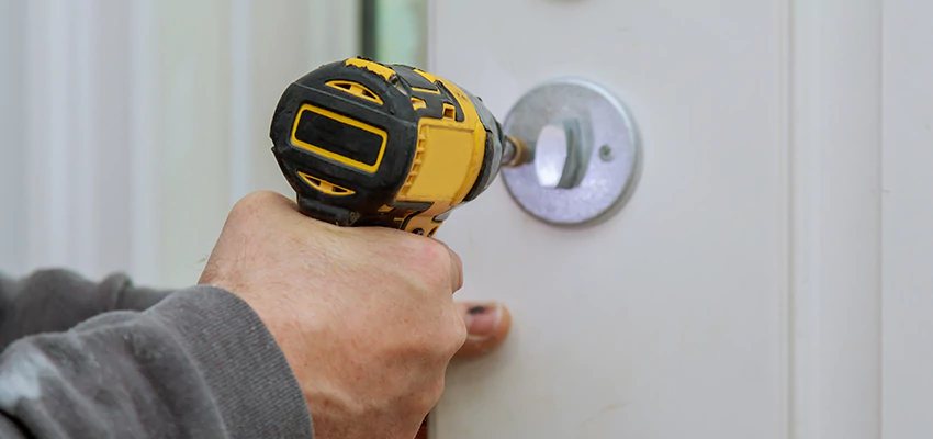 Street Locksmith For Smart Lock Repair in South Monrovia Island, CA