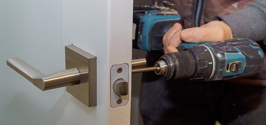 Broken Door Handle Lock Repair in South Monrovia Island, California